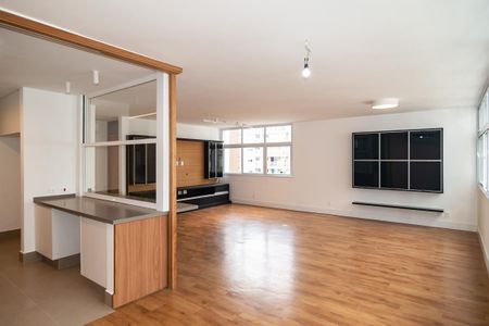 Apartamento para alugar com 177m², 3 quartos e 2 vagas Apartamento para alugar com 177m², 3 quartos e 2 vagasSala