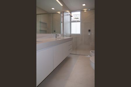 Apartamento para alugar com 177m², 3 quartos e 2 vagas Apartamento para alugar com 177m², 3 quartos e 2 vagasBanheiro Quarto 3 - Suíte Master