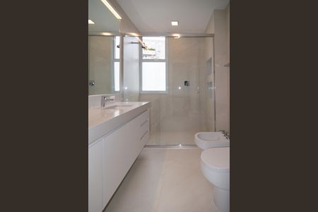Apartamento para alugar com 177m², 3 quartos e 2 vagas Apartamento para alugar com 177m², 3 quartos e 2 vagasBanheiro Quarto 3 - Suíte Master