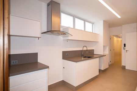 Apartamento para alugar com 177m², 3 quartos e 2 vagas Apartamento para alugar com 177m², 3 quartos e 2 vagasCozinha