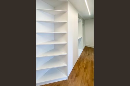 Apartamento para alugar com 177m², 3 quartos e 2 vagas Apartamento para alugar com 177m², 3 quartos e 2 vagasQuarto 3 - Suíte Master Closet