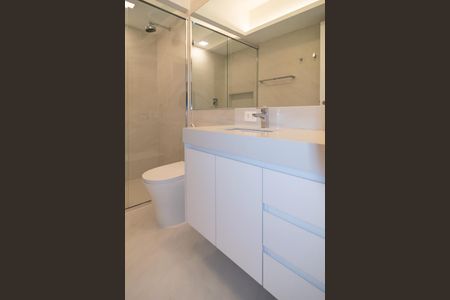 Apartamento para alugar com 177m², 3 quartos e 2 vagas Apartamento para alugar com 177m², 3 quartos e 2 vagasBanheiro Quarto 1 - Suíte