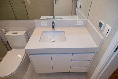 Apartamento para alugar com 177m², 3 quartos e 2 vagas Apartamento para alugar com 177m², 3 quartos e 2 vagasBanheiro Quarto 1 - Suíte