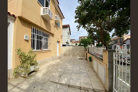 Casa para alugar com 200m², 3 quartos e 2 vagas