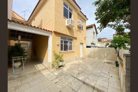 Casa para alugar com 200m², 3 quartos e 2 vagas