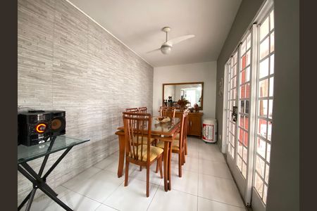 Casa para alugar com 200m², 3 quartos e 2 vagas
