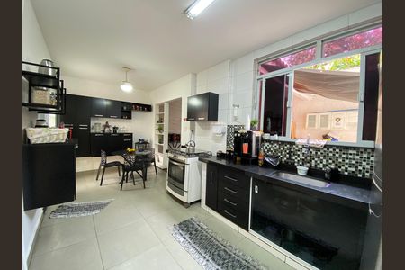 Casa para alugar com 200m², 3 quartos e 2 vagas