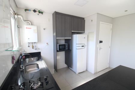Sala / Cozinha de apartamento para alugar com 1 quarto, 40m² em Carandiru, São Paulo