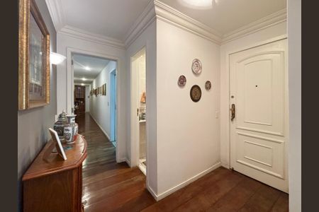 Apartamento à venda com 176m², 3 quartos e 1 vagaCorredor de acesso