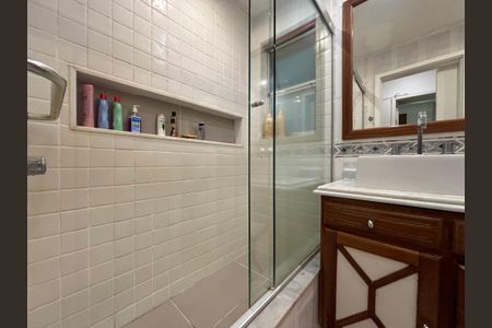 Apartamento à venda com 176m², 3 quartos e 1 vagaBanheiro social