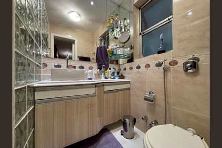 Apartamento à venda com 176m², 3 quartos e 1 vagaSuíte - banheiro