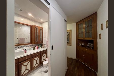 Apartamento à venda com 176m², 3 quartos e 1 vagaBanheiro social