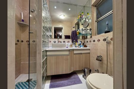 Apartamento à venda com 176m², 3 quartos e 1 vagaSuíte - banheiro