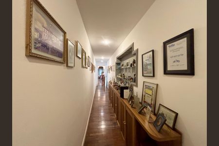 Apartamento à venda com 176m², 3 quartos e 1 vagaCorredor de acesso