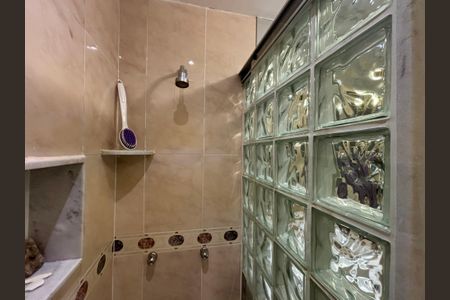 Apartamento à venda com 176m², 3 quartos e 1 vagaSuíte - banheiro