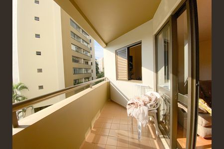 Apartamento à venda com 100m², 3 quartos e 2 vagas Apartamento à venda com 100m², 3 quartos e 2 vagasVaranda