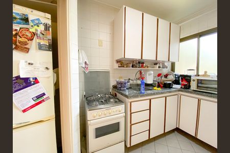 Apartamento à venda com 100m², 3 quartos e 2 vagas Apartamento à venda com 100m², 3 quartos e 2 vagasCozinha