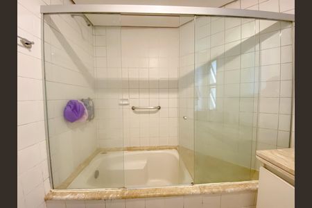 Apartamento à venda com 100m², 3 quartos e 2 vagas Apartamento à venda com 100m², 3 quartos e 2 vagasBanheiro Suíte
