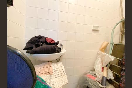 Apartamento à venda com 100m², 3 quartos e 2 vagas Apartamento à venda com 100m², 3 quartos e 2 vagasBanheiro de Serviço