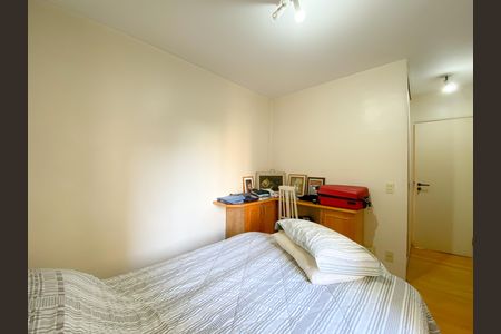Apartamento à venda com 100m², 3 quartos e 2 vagas Apartamento à venda com 100m², 3 quartos e 2 vagasSuíte