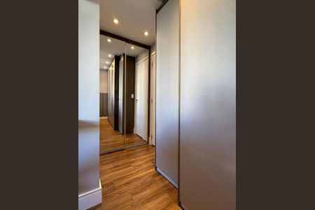 Apartamento à venda com 98m², 3 quartos e 2 vagas Apartamento à venda com 98m², 3 quartos e 2 vagasCloset