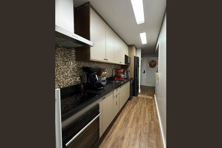 Apartamento à venda com 98m², 3 quartos e 2 vagas Apartamento à venda com 98m², 3 quartos e 2 vagasCozinha