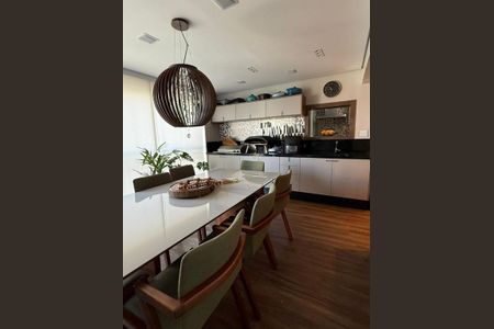 Apartamento à venda com 98m², 3 quartos e 2 vagas Apartamento à venda com 98m², 3 quartos e 2 vagasCozinha