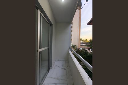 Sacada  de apartamento para alugar com 3 quartos, 60m² em Vila Antartica, Praia Grande