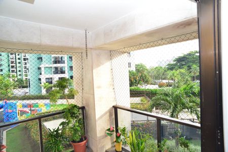 Apartamento para alugar com 114m², 3 quartos e 2 vagas Apartamento para alugar com 114m², 3 quartos e 2 vagasVaranda