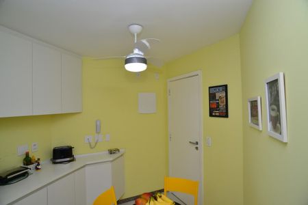 Apartamento para alugar com 114m², 3 quartos e 2 vagas Apartamento para alugar com 114m², 3 quartos e 2 vagasCozinha