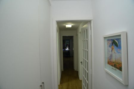 Corredor de apartamento para alugar com 3 quartos, 114m² em Barra da Tijuca, Rio de Janeiro