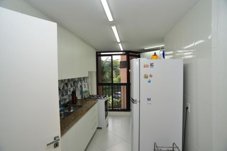 Apartamento para alugar com 114m², 3 quartos e 2 vagas Apartamento para alugar com 114m², 3 quartos e 2 vagasCozinha