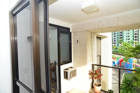 Apartamento para alugar com 114m², 3 quartos e 2 vagas Apartamento para alugar com 114m², 3 quartos e 2 vagasVaranda