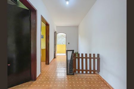Casa à venda com 234m², 5 quartos e 4 vagas Casa à venda com 234m², 5 quartos e 4 vagasCorredor