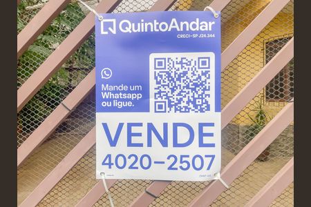 Casa à venda com 234m², 5 quartos e 4 vagas Casa à venda com 234m², 5 quartos e 4 vagasPlaca