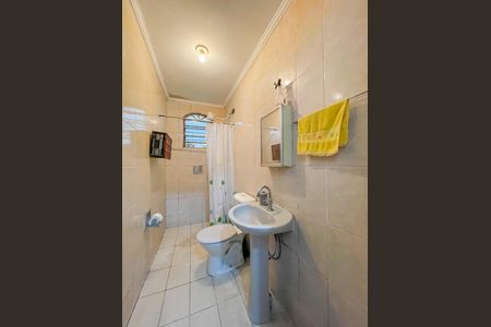 Casa à venda com 234m², 5 quartos e 4 vagas Casa à venda com 234m², 5 quartos e 4 vagasBanheiro 4