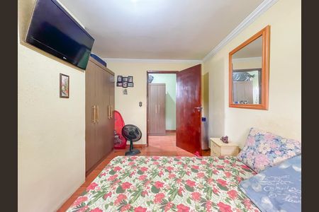Casa à venda com 234m², 5 quartos e 4 vagas Casa à venda com 234m², 5 quartos e 4 vagasSuíte
