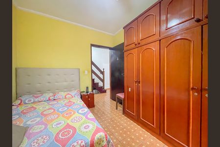 Casa à venda com 234m², 5 quartos e 4 vagas Casa à venda com 234m², 5 quartos e 4 vagasQuarto 3