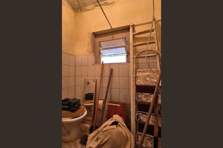 Casa para alugar com 316m², 2 quartos e 4 vagasBanheiro