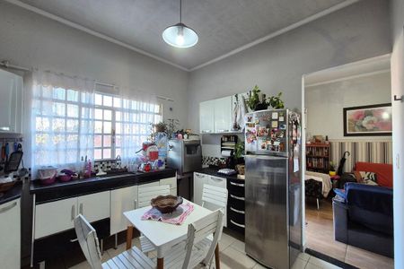 Casa para alugar com 316m², 2 quartos e 4 vagasCozinha 
