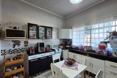 Casa para alugar com 316m², 2 quartos e 4 vagasCozinha 