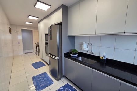 Apartamento para alugar com 115m², 3 quartos e 2 vagas Apartamento para alugar com 115m², 3 quartos e 2 vagasCozinha
