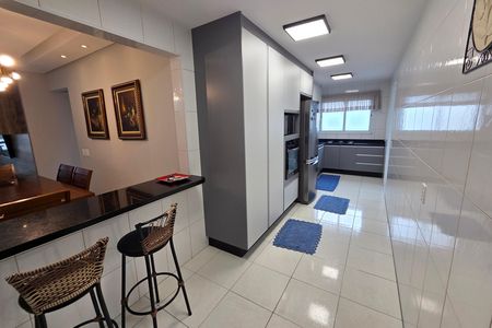 Apartamento para alugar com 115m², 3 quartos e 2 vagas Apartamento para alugar com 115m², 3 quartos e 2 vagasCozinha