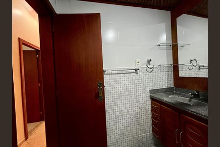 Apartamento para alugar com 100m², 3 quartos e 1 vaga Apartamento para alugar com 100m², 3 quartos e 1 vagaBanheiro social