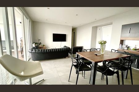 Apartamento à venda com 281m², 4 quartos e 3 vagas Apartamento à venda com 281m², 4 quartos e 3 vagasÁrea externa