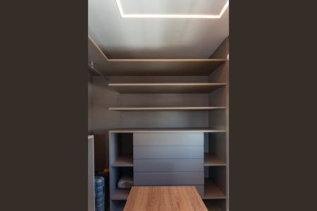 Apartamento à venda com 89m², 1 quarto e 2 vagas Apartamento à venda com 89m², 1 quarto e 2 vagasCloset Quarto Suíte