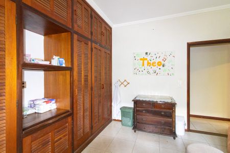 Casa para alugar com 430m², 4 quartos e 4 vagas Casa para alugar com 430m², 4 quartos e 4 vagasQuarto 3