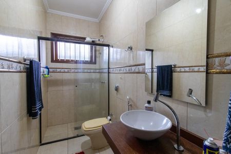 Casa para alugar com 430m², 4 quartos e 4 vagas Casa para alugar com 430m², 4 quartos e 4 vagasBanheiro Social