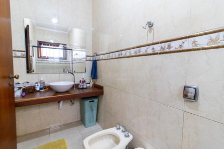 Casa para alugar com 430m², 4 quartos e 4 vagas Casa para alugar com 430m², 4 quartos e 4 vagasBanheiro da Suíte 2