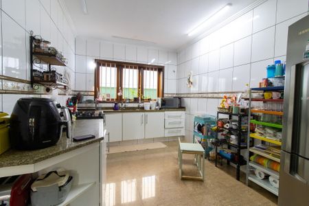 Casa para alugar com 430m², 4 quartos e 4 vagas Casa para alugar com 430m², 4 quartos e 4 vagasCozinha